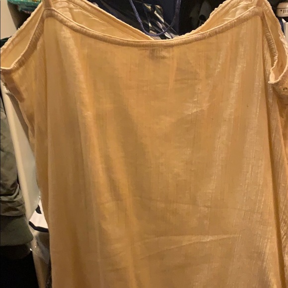 Beautiful beaded cream light flows dress - Picture 6 of 7